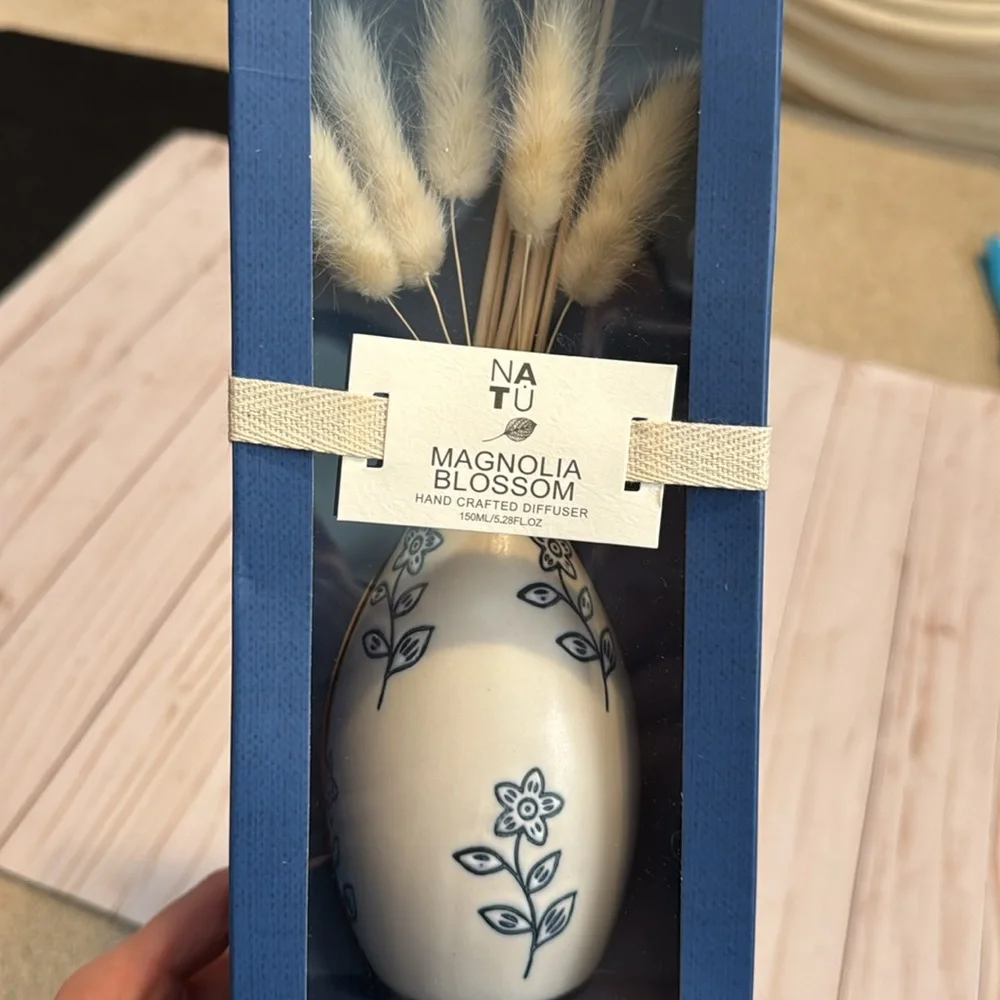 NATU magnolia Blossom handcrafted diffuser